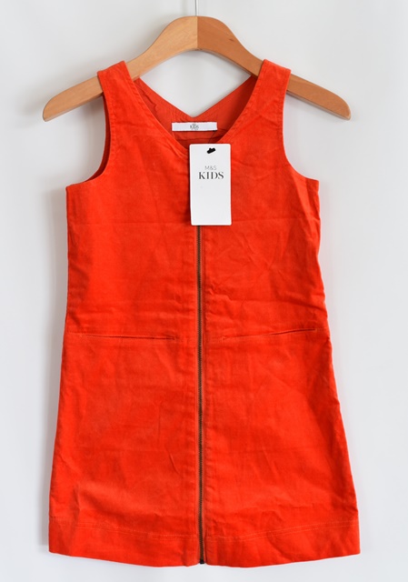 Šaty vel. 6 - 7 let, marks & spencer,122