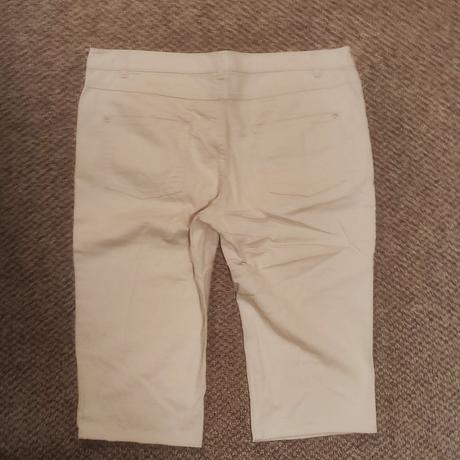 Světlé smetanové dámské kraťasy camaieu po kolena, camaieu,40