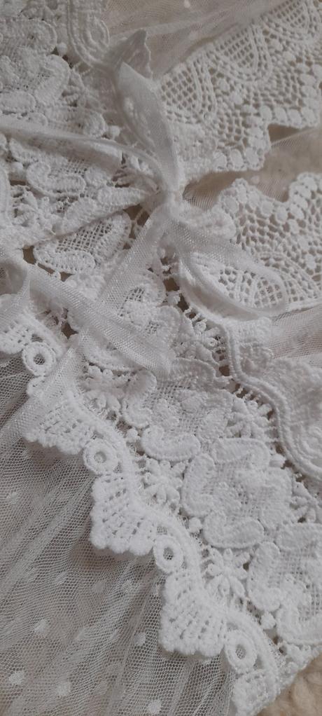 Bílý krajkový plážový přehoz / župan, l