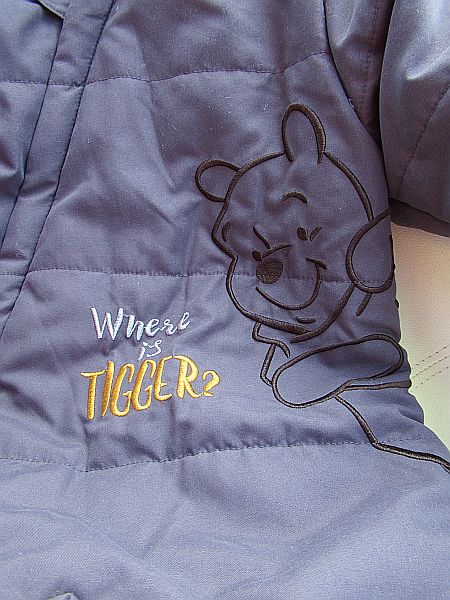 Kombinéza, disney,86