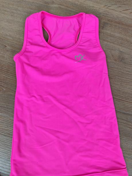 Tričko, tílko, šortky vel. 128, 122–134