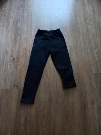 Teplé černé legíny, 110