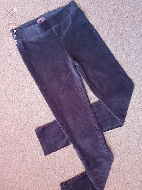 Legíny zn."alive" vel."146", alive,146