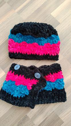 Čepice a nákrčník, 104