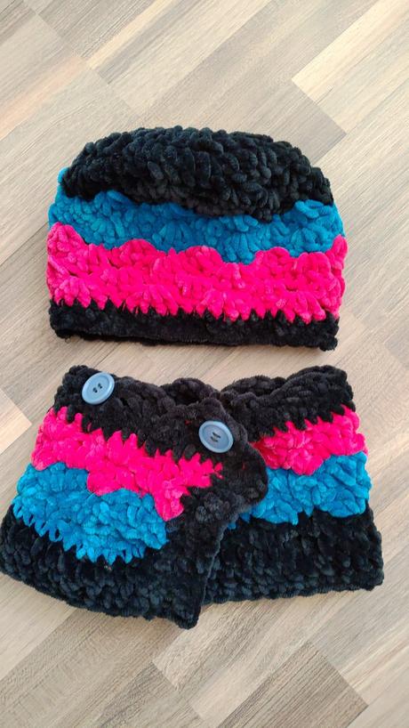 Čepice a nákrčník, 104