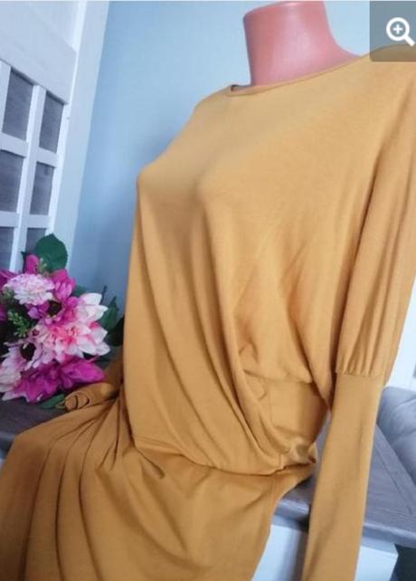 Hořčicové šaty, m