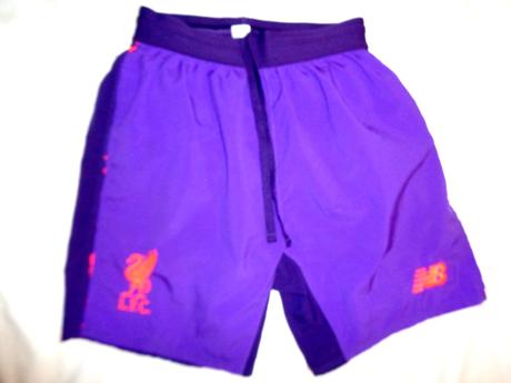 Luxusní fialové sportovní šortky nebo plavky, 140