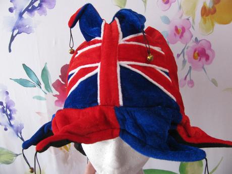 Kostým-čepice, klobouk-anglie, s rolničkami,