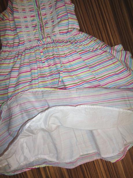 Krásné pruhované šaty s kapsami, 134