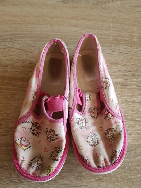 Dívčí bačkůrky, 18