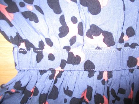 Šaty se vzorem, 146