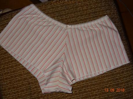 Dámské kalhotky, m