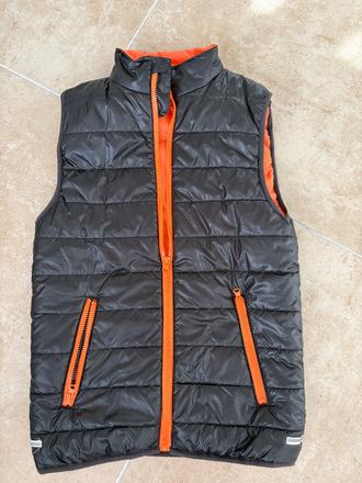 Cerna prosivana vesta 11/12 let 146-152, 146