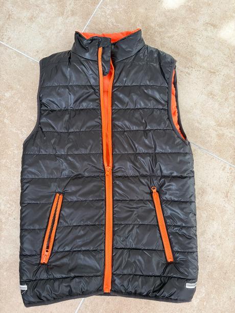 Cerna prosivana vesta 11/12 let 146-152, 146