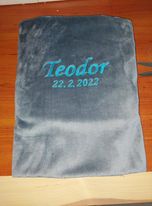 Deka s výšivkou na přání - více barev, 