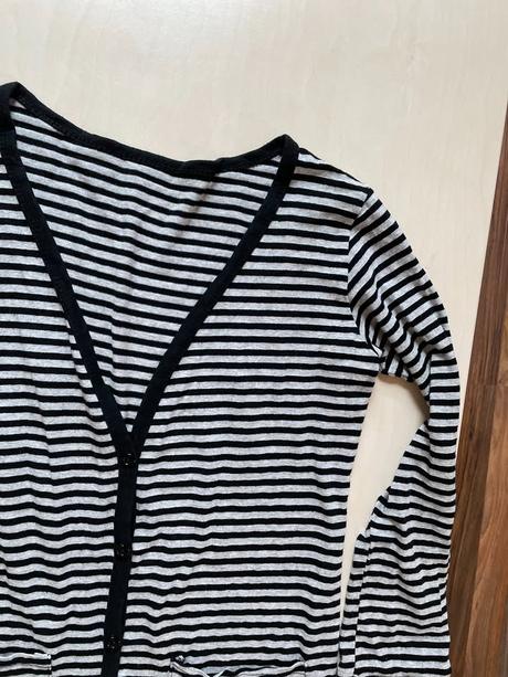 Proužkovaný zapínací svetřík, vel s/m, s