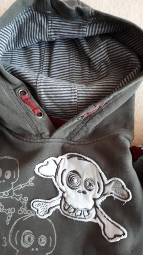 Dětská khaki mikina s lebkama, halloween, vel.110, 104