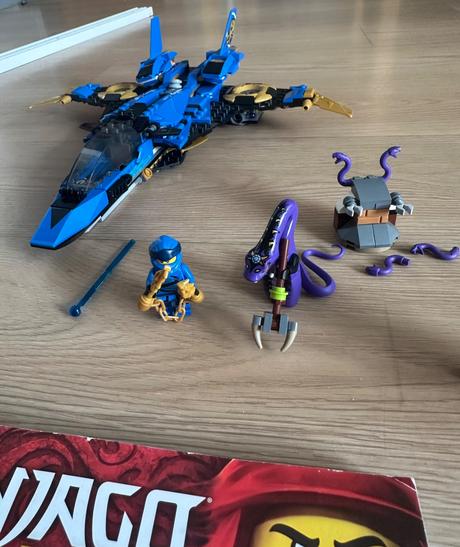 Lego ninjago jayův bouřkový štit 70668, 