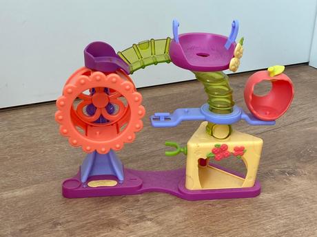 Littlest pet shop - zvířatká, domeček s kolotočem, 