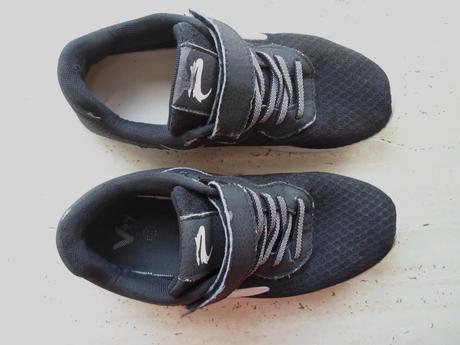 Černé boty tenisky botasky sálovky, 37