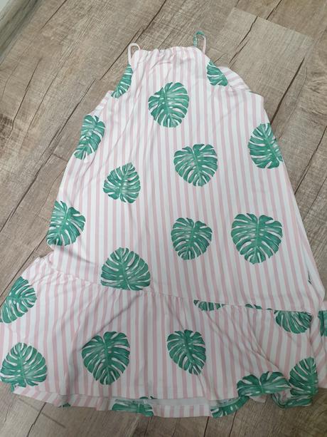 Dívčí či dámské šaty, xs