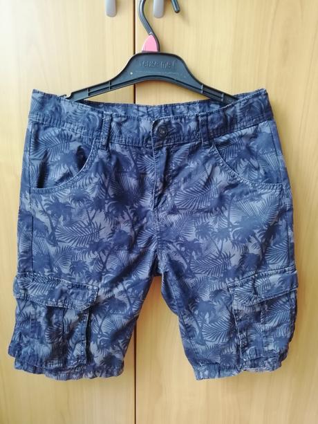 Kraťasy vel. 152, chapter young,152