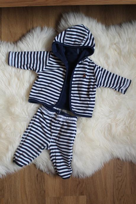 Kompletek mikina a tepláky, 62