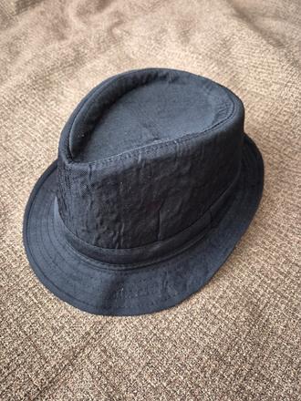 2x klobouk vel 56, 58, 56