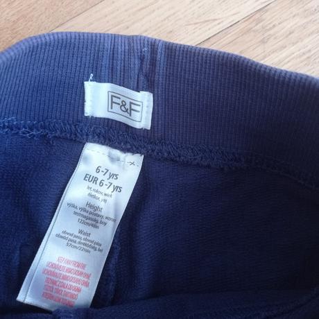 2x tepláky, f&f,122