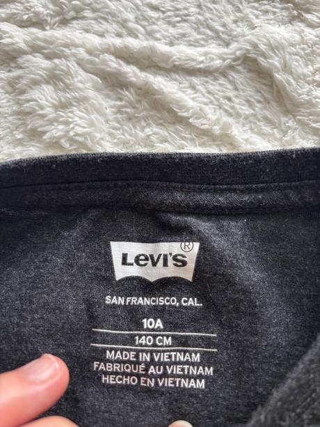 Triko šedé zn. levis - v.140, levis,140