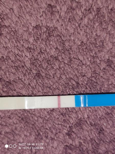 Co znamená slabá čárka na těhotenském testu?