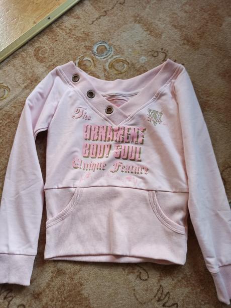 Trička, mikiny a džíny, 36