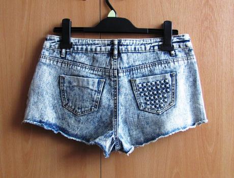 Džínové šortky, 38
