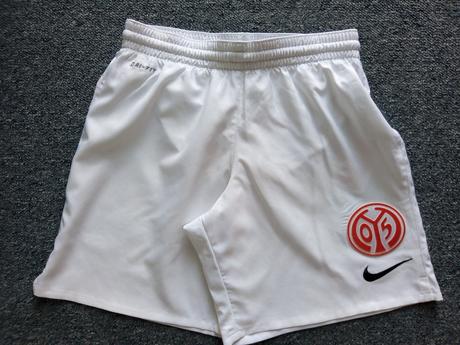 Šortky zn."nike" vel."128-140", nike