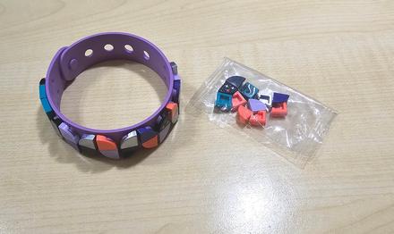 Náramek s ozdobami lego dots,