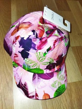 Kšiltovka a listy 104 next, next,104