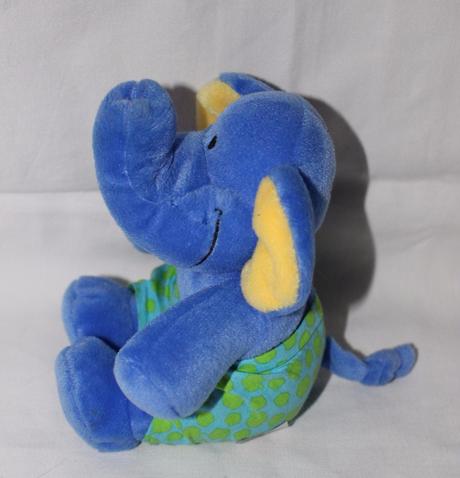 Ae88. plyšový slon,