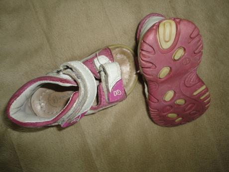 Hezké dívčí sandálky vel. 19, 19
