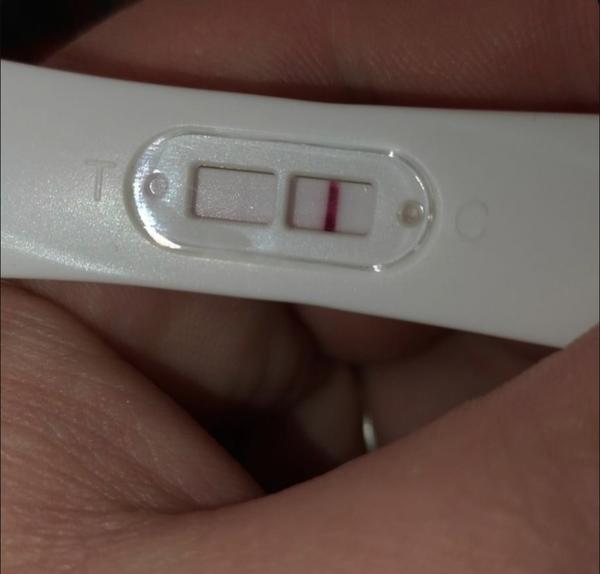 Je možné být těhotná, když je test pozitivní jen slabě?