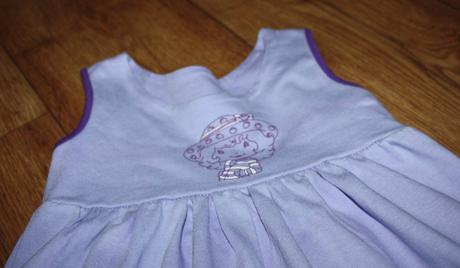 Fialové šaty, česká výroba, 74