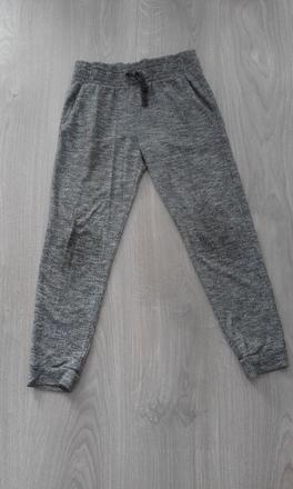 636 - tepláky, next,128