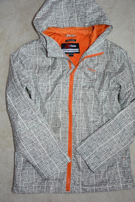 Přechodová bunda, 152