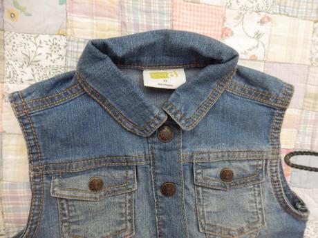 Nenošená džínová vesta crazy8, vel. 3 roky, 98