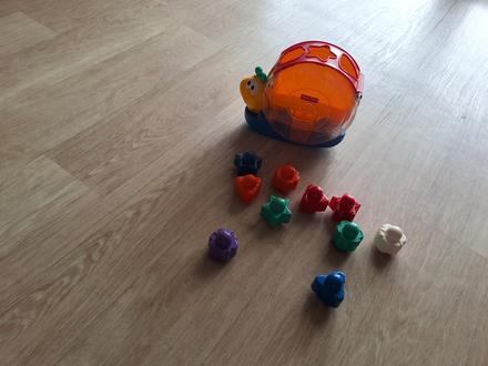 Šneček fisher price,