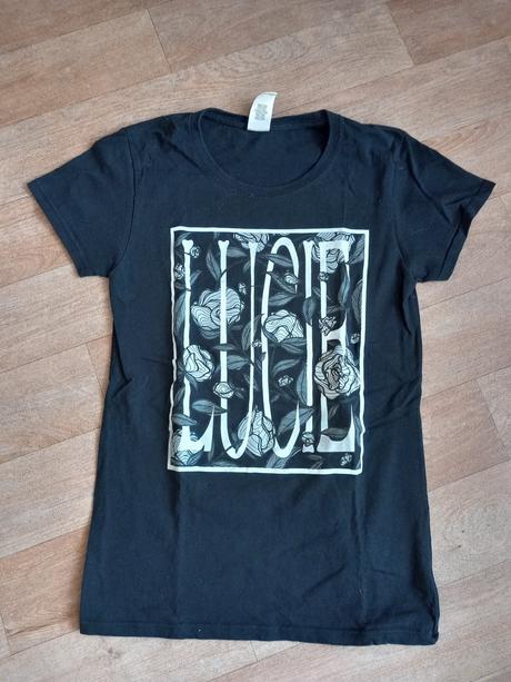 Dámské/dívčí triko vel. s nošené málo, s