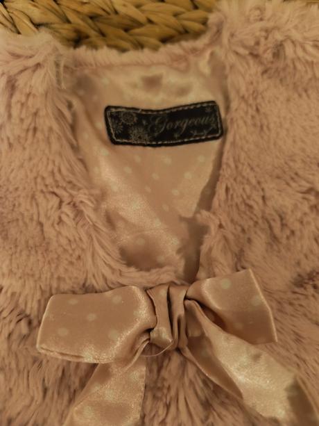 Plyšové bolerko s mašlí, 92