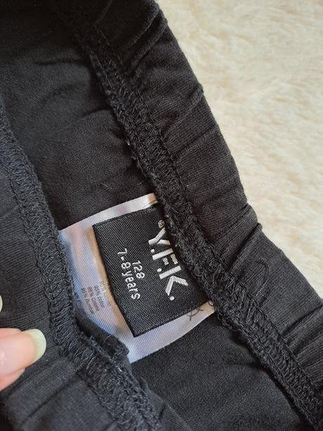 Černé kraťasy vel.128 (7-8let), 128