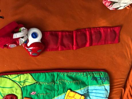 Hraci deka pro miminka, 