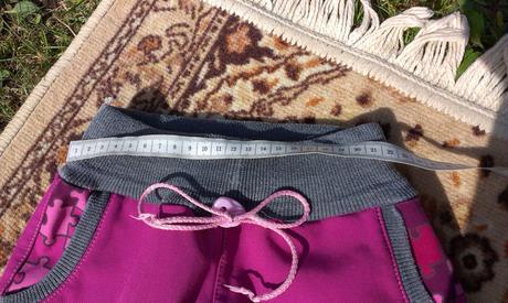 Nabízíme velmi krásné softshelové kalhoty,top stav, 80