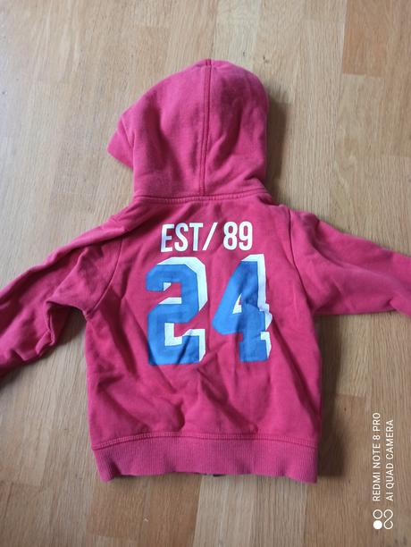 Červená mikina s kapucí, marks & spencer,104